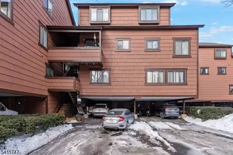9 Marina Ky, Secaucus, NJ 07094