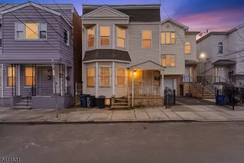 39 Blum St, Newark, NJ 07103