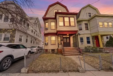 34 Leo Pl, Newark, NJ 07108