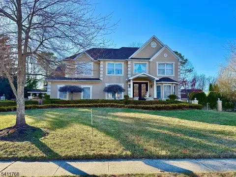 3 Rachel Ln, Monroe Township, NJ 08831
