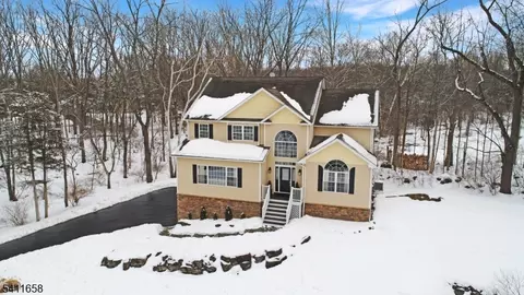 47 Ward Rd, Hardwick Twp, NJ 07825