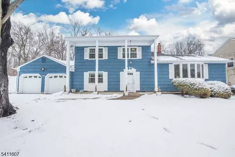 19 Trouville Dr, Parsippany, NJ 07054