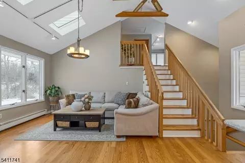 12 Mulford Rd, Lafayette, NJ 07848