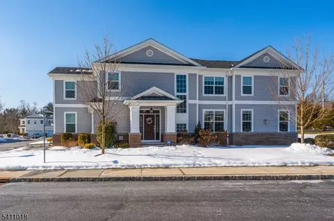 601 Monroe Ct, Whippany, NJ 07981