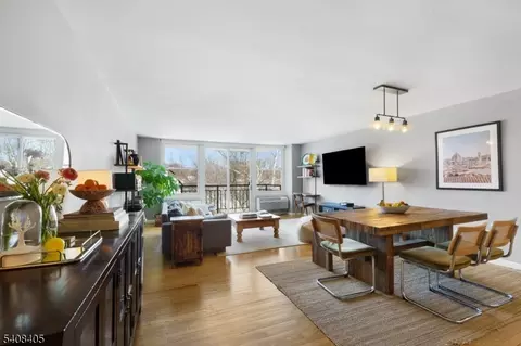 300 Main St #413, Little Falls, NJ 07424