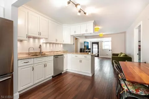 19 Pinecrest Ter, Wayne, NJ 07470 photo 9