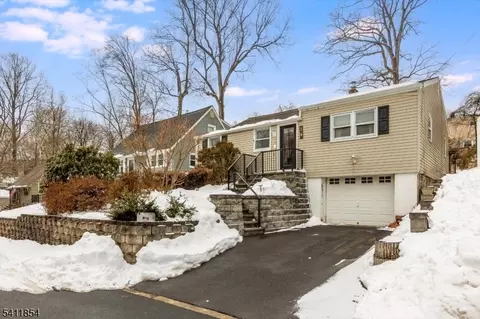 19 Pinecrest Ter, Wayne, NJ 07470