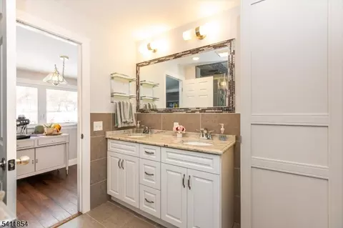 19 Pinecrest Ter, Wayne, NJ 07470 photo 16