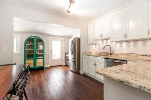 19 Pinecrest Ter, Wayne, NJ 07470 photo 7
