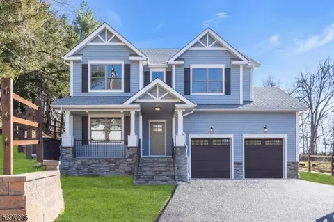 8 Church St, Stockton, NJ 08559