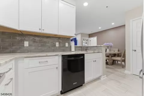 2108 Schindler Ln, Wayne, NJ 07470 photo 9