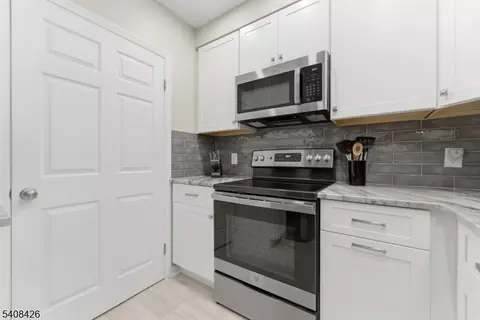 2108 Schindler Ln, Wayne, NJ 07470 photo 7