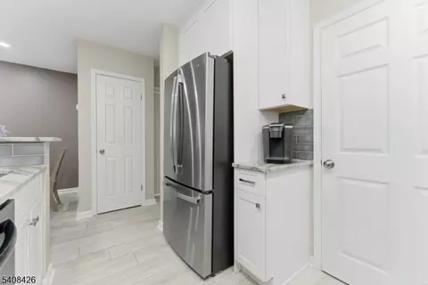 2108 Schindler Ln, Wayne, NJ 07470 photo 8