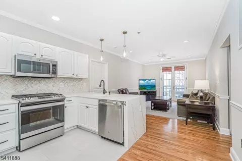 501 9th St #303, Hoboken, NJ 07030