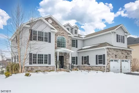 77 Haggerty Dr, West Orange, NJ 07052