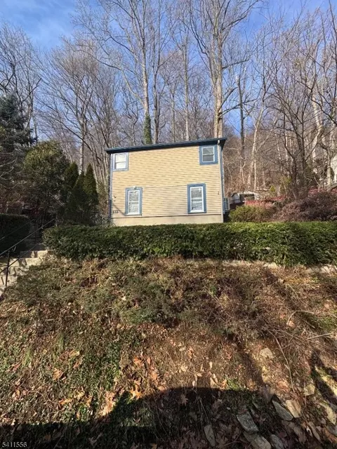 233 Franklin Rd, Denville, NJ 07834