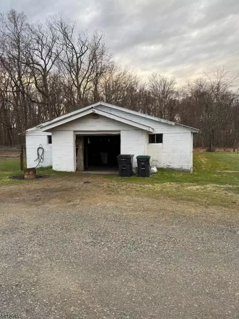 Exterior - 73 Featherbed Ln, Flemington, NJ 08822 photo 2 of 2