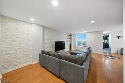 50 Glenwood Ave #702, Jersey City, NJ 07306