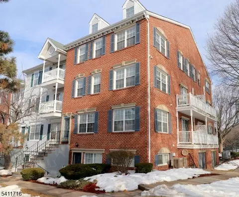 12 Rutgers Dr #12, Newark, NJ 07103