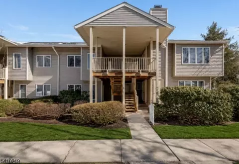 7 Westchester Ter, Annandale, NJ 08801