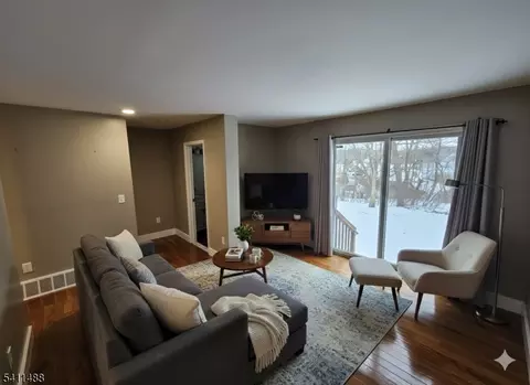 15-10 Pine St, Bernardsville, NJ 07924