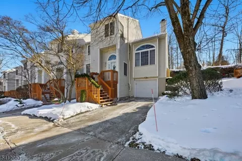 28 Ryan Ln, Lincoln Park, NJ 07035