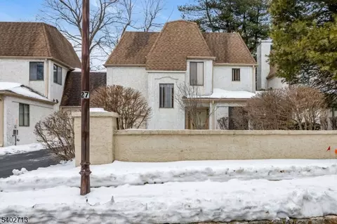 89 Park Gate Dr, Edison, NJ 08820