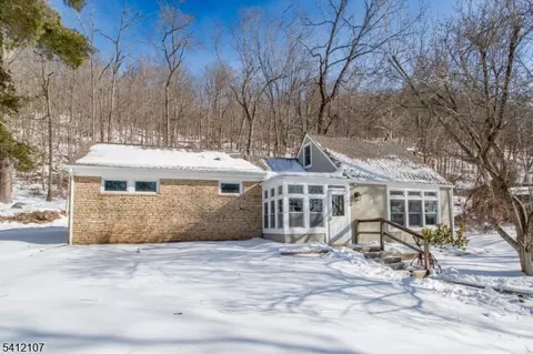9 Old River Rd, Lambertville, NJ 08530