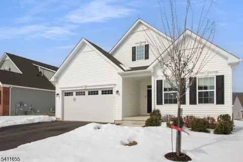 9 Mountain View Ln, Port Murray, NJ 07865