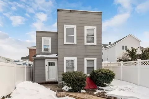 19 Entwistle Ave, Nutley, NJ 07110