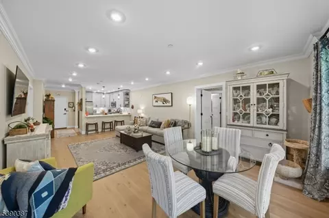 208 Fischer Ct, Rockaway Twp, NJ 07834