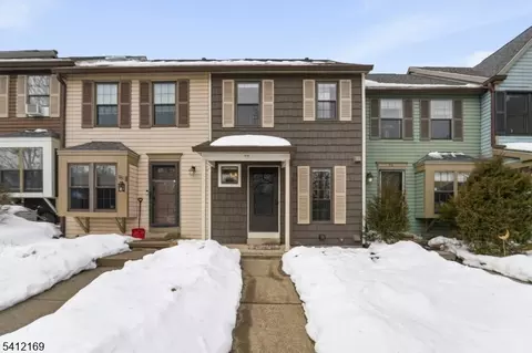89 Wood Duck Ct, Hackettstown, NJ 07840