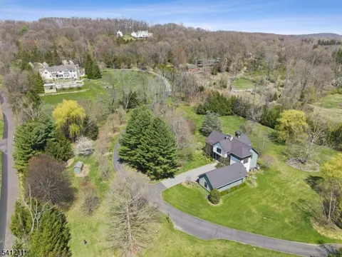 89-91 Mosle Rd, Far Hills, NJ 07931