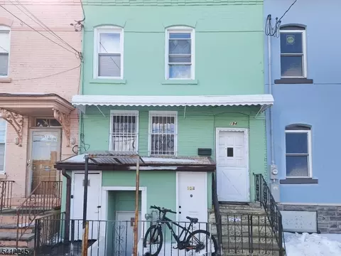194 Astor St, Newark, NJ 07114