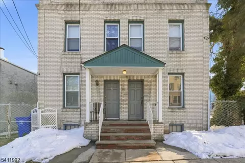 91 2nd St, Woodbridge, NJ 07095