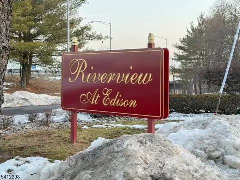 72 Fox Rd #1B, Edison, NJ 08817