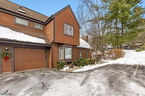 7 Valley View Dr, Basking Ridge, NJ 07920
