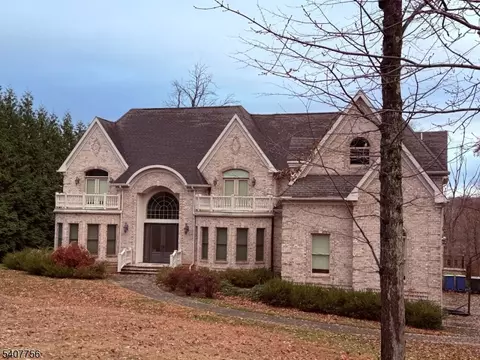 89 Knollwood Dr, Watchung, NJ 07069