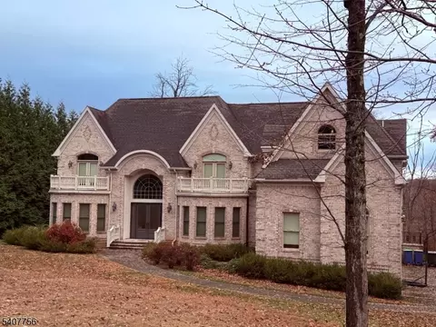 89 Knollwood Dr, Watchung, NJ 07069