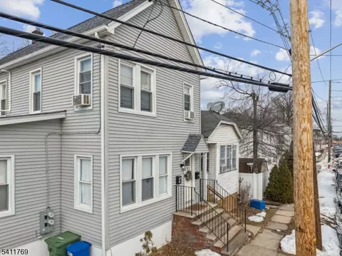 291 E 12th Ave, Roselle, NJ 07203