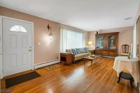 48 Deerfield Rd, Wayne, NJ 07470 photo 4