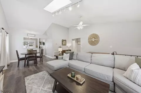 45 Fox Tail Ln, Hamburg, NJ 07419
