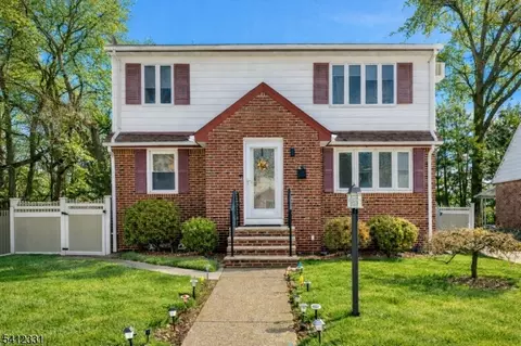 30 Marion Ave, Rochelle Park, NJ 07662