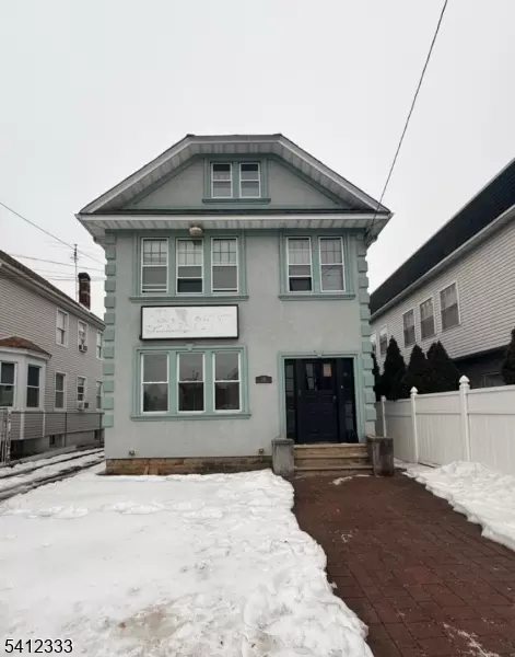 18 Hussa St, Linden, NJ 07036