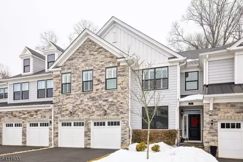 11 Concord Ct, Warren, NJ 07059