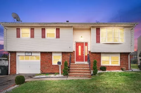 32 Sunset Dr, Port Reading, NJ 07064