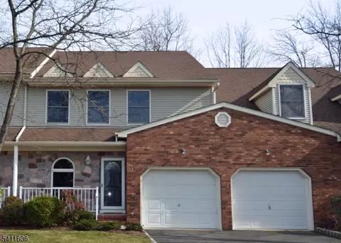 675 Raritan Rd #12, Clark, NJ 07066