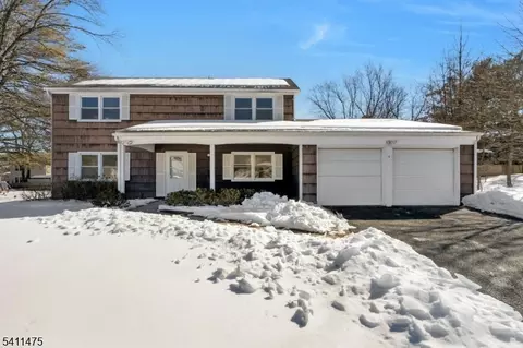 5 Marigold Ln, Somerset, NJ 08873