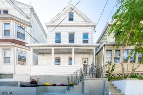 446 E 24th St, Paterson, NJ 07514