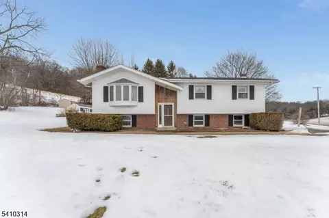 252 Mountain View Rd, Asbury, NJ 08802